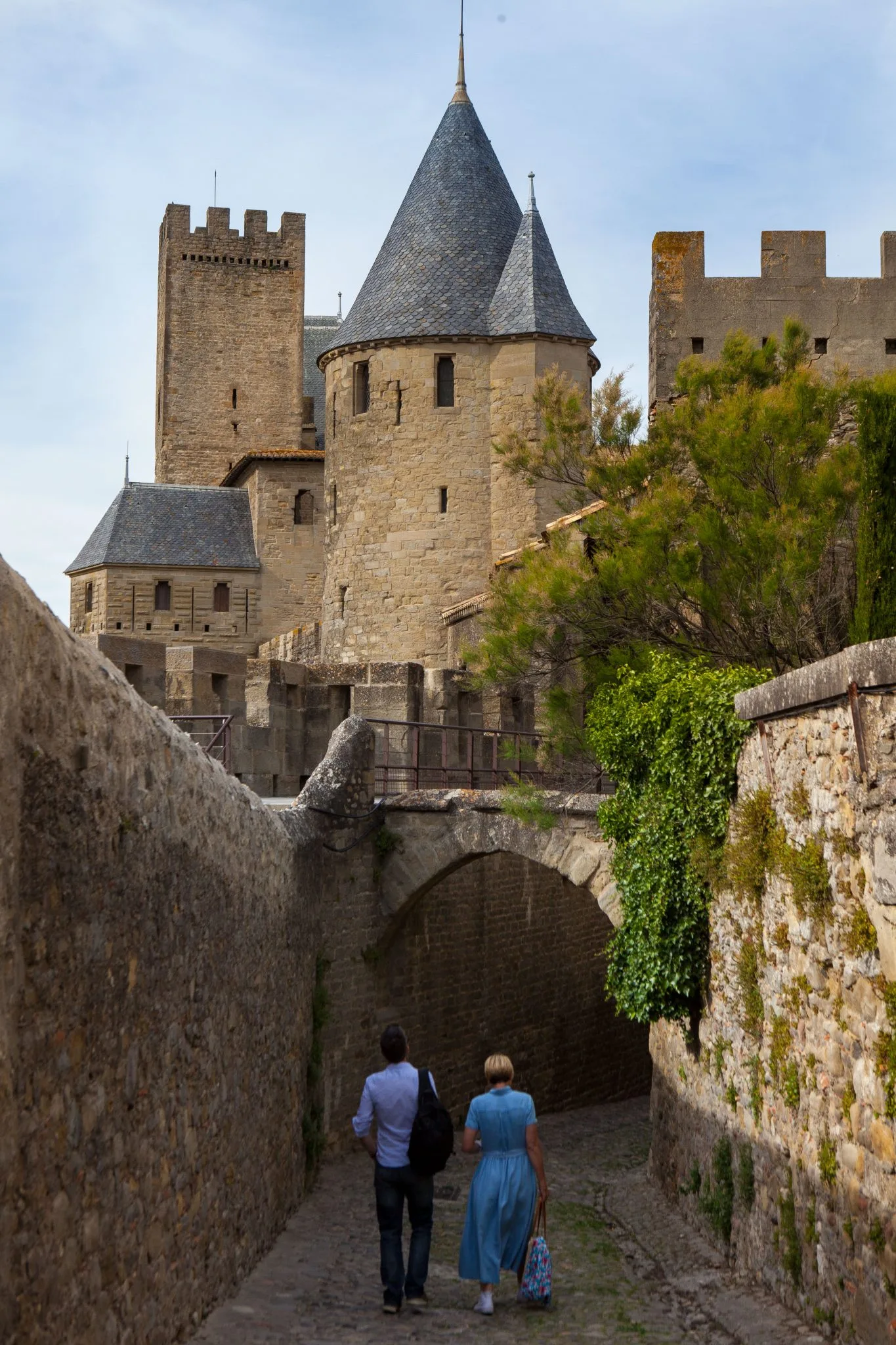 Balade Cité médiévale Carcassonne couple