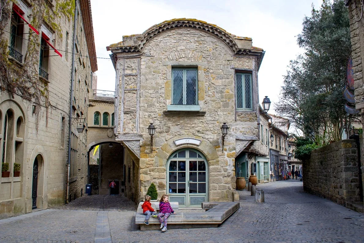 cite de carcassonne, jolie place