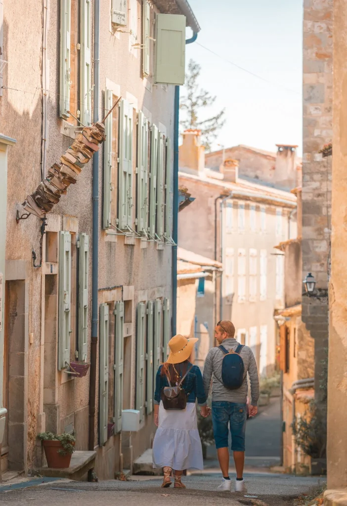 ruelles du village de Montolieu, près de Carcassonne