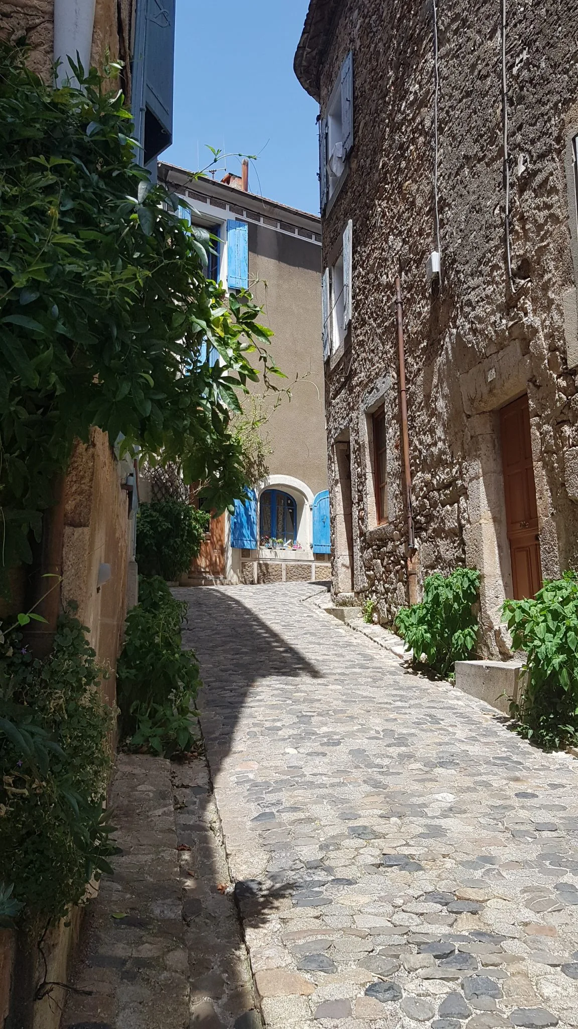 village à visiter prés de Carcassonne : Caunes-Minervois