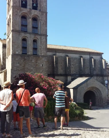 clocher-place-eglise-caunes-minervois