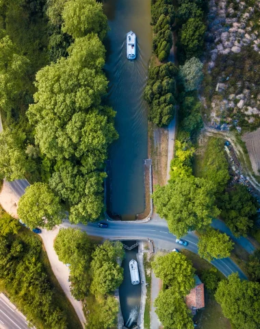 Les écluses du canal du Midi à Carcassonne vues du ciel