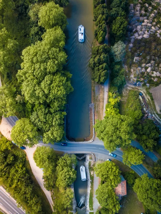 Les écluses du canal du Midi à Carcassonne vues du ciel