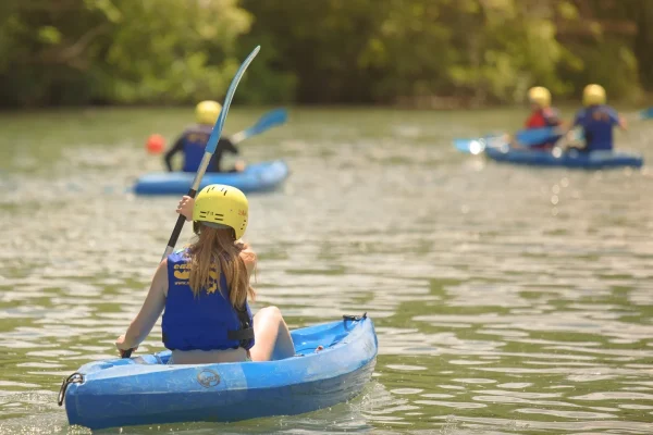 canoe sur l'aude à puicheric avec la base nautique Eaurzion