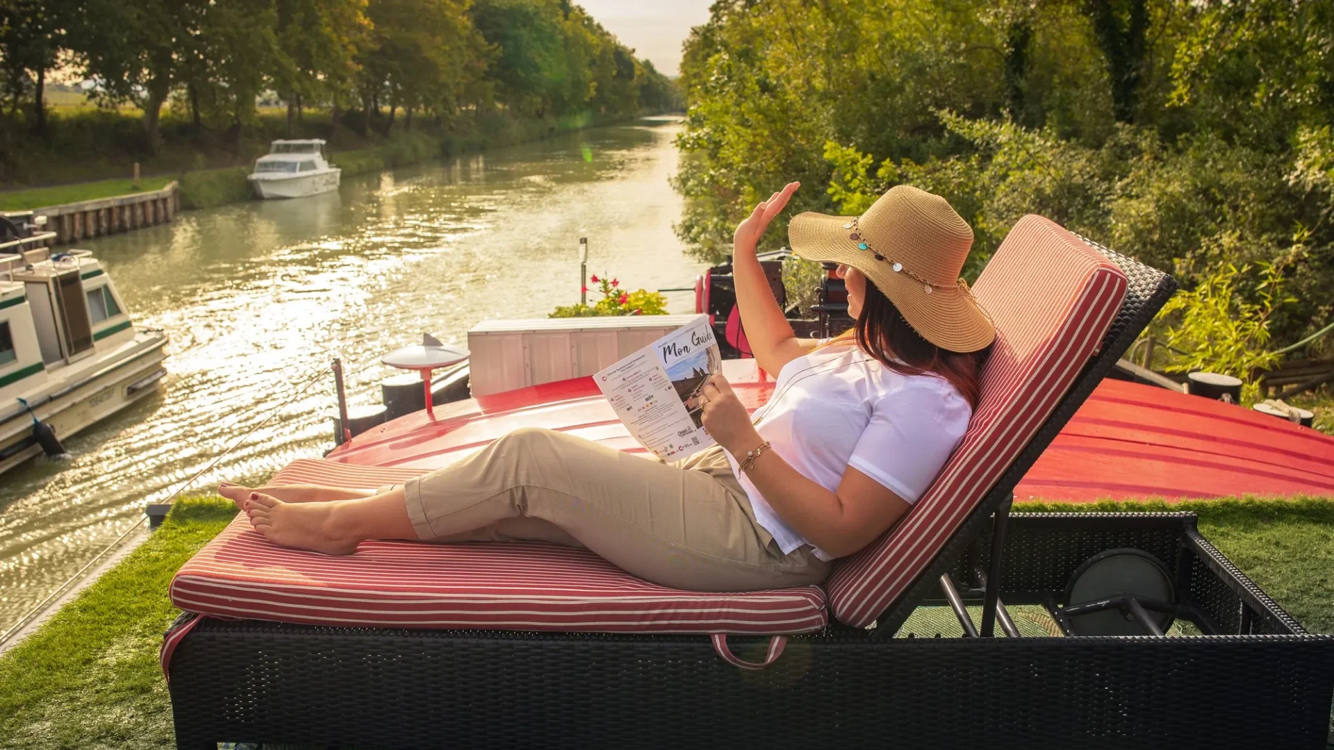 Peniche Mirage-hotel-carcassone-canal