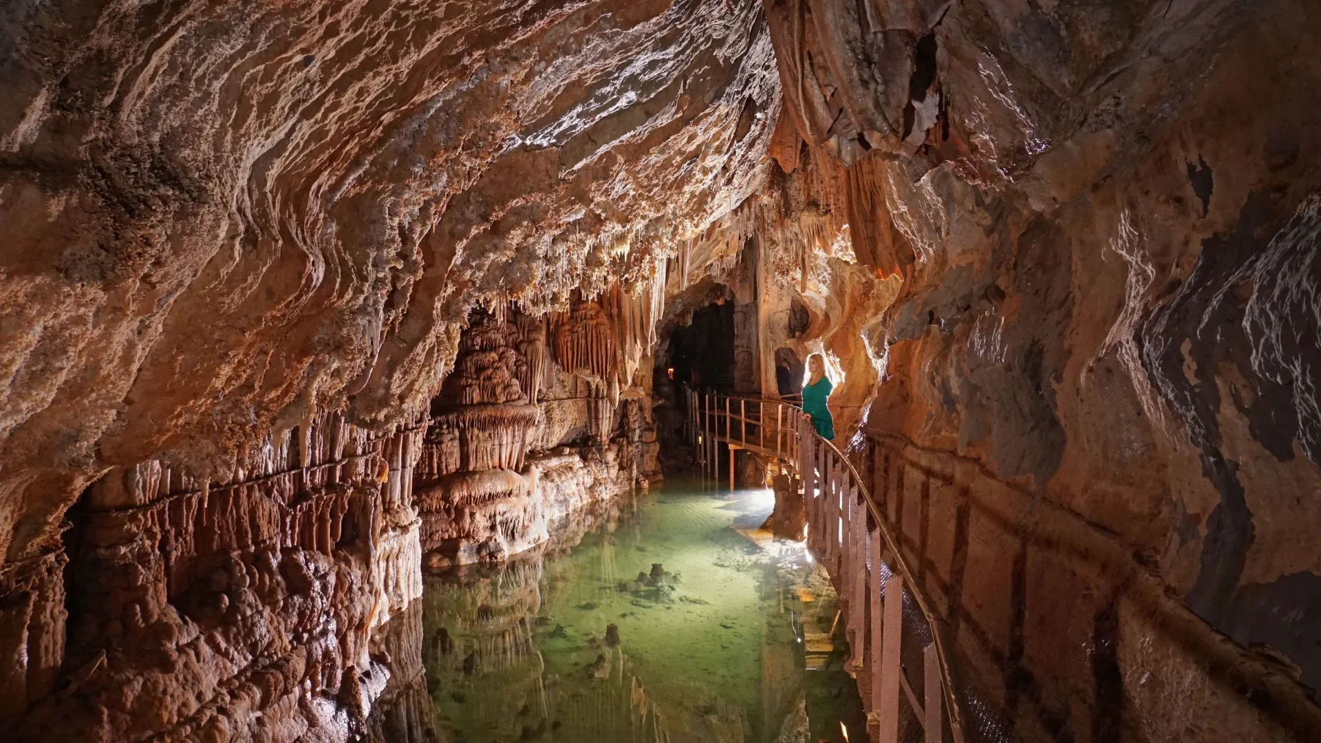 Grotte de Limousis, site à visiter dans l'Aude, pres de Carcassonne