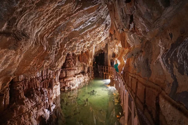 Grotte de Limousis, site à visiter dans l'Aude, pres de Carcassonne