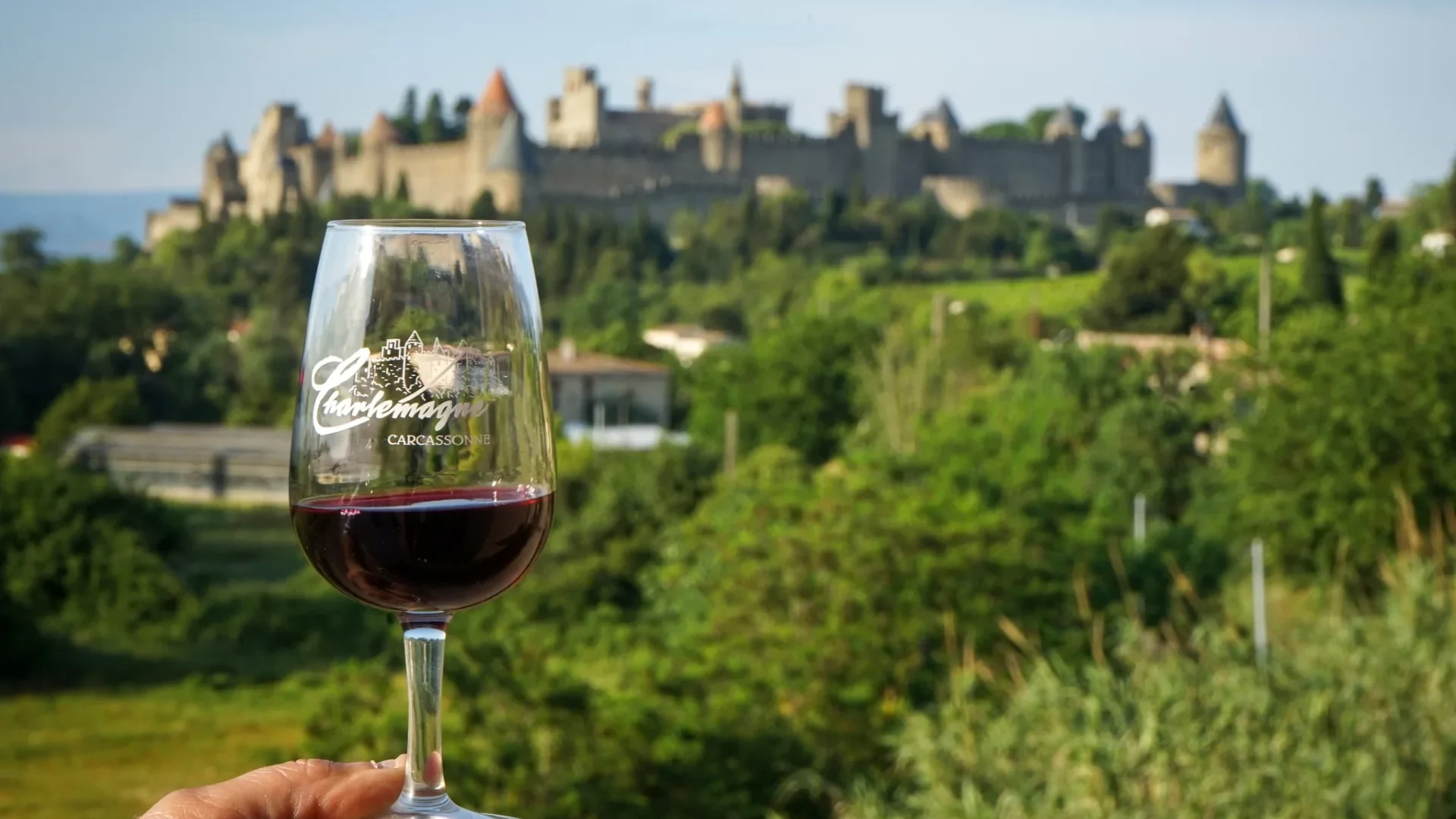 vin vieilli dans la cité de carcassonne, domaine lycée charlemagne